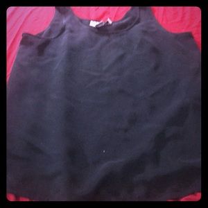 Woman’s sleeveless tank